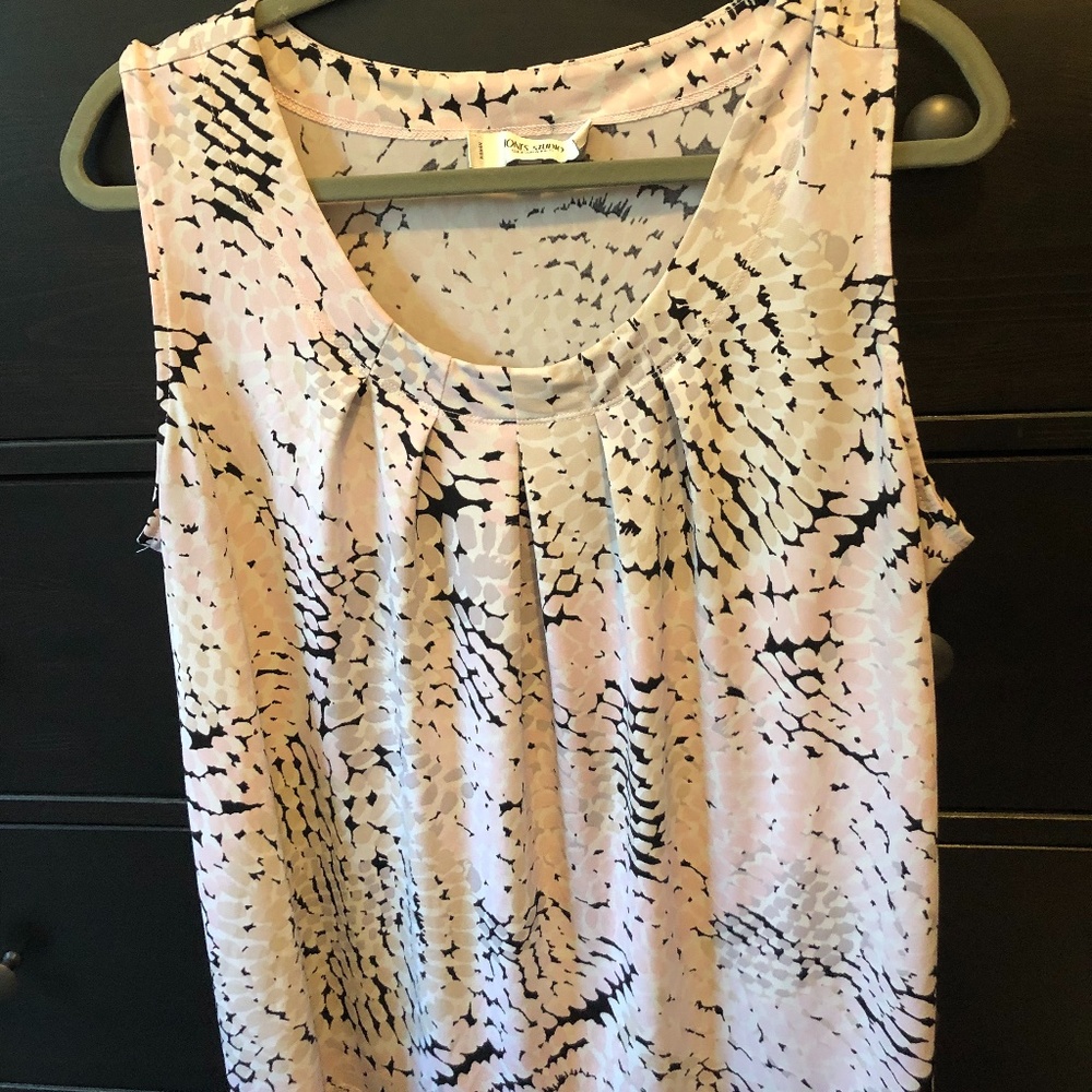Jones Studio: Beautiful Blouse